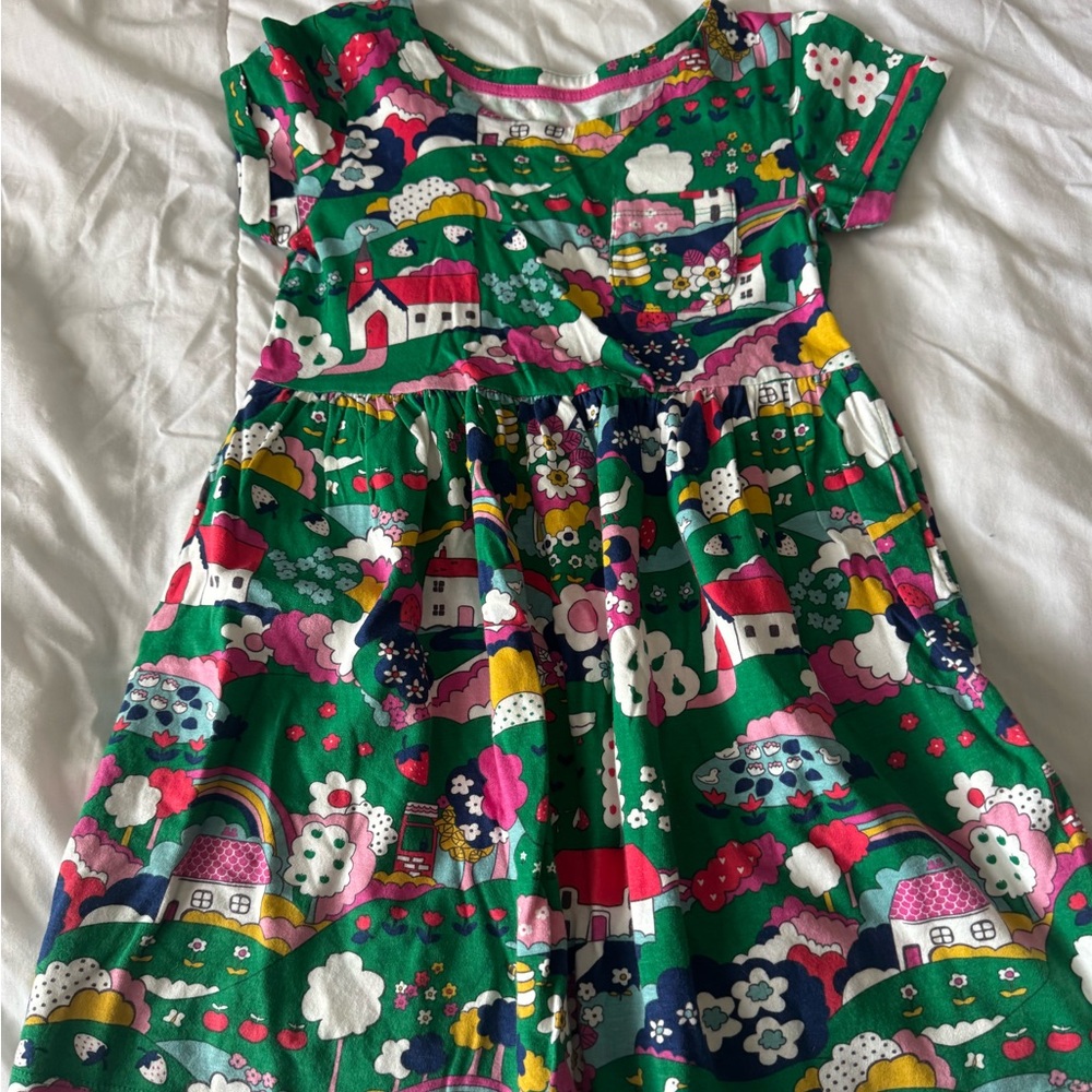 Mini Boden Short-Sleeve Village Print Dress with Multicolor Motifs size 6-7